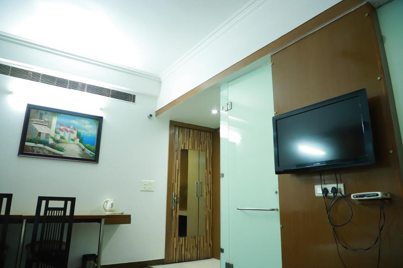 Hotel Parth Inn ガーズィヤーバード エクステリア 写真