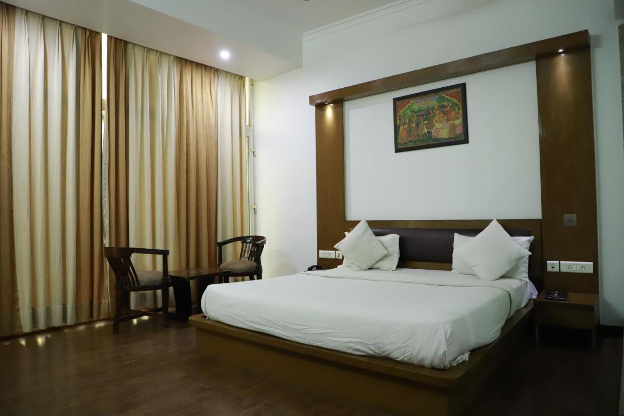 Hotel Parth Inn ガーズィヤーバード エクステリア 写真