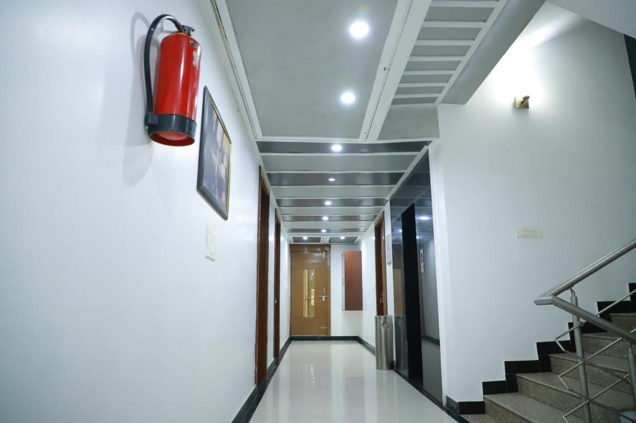 Hotel Parth Inn ガーズィヤーバード エクステリア 写真