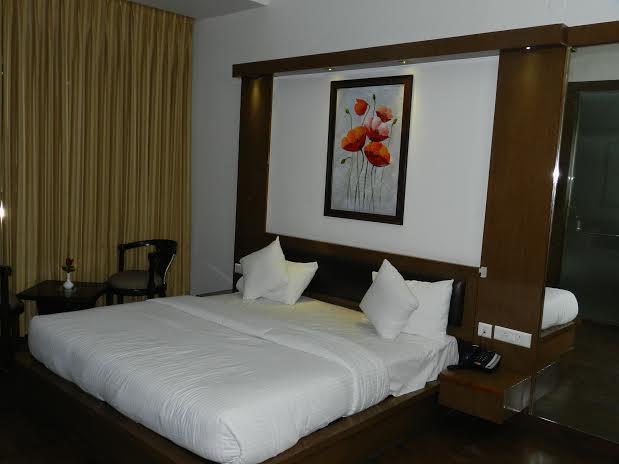 Hotel Parth Inn ガーズィヤーバード エクステリア 写真