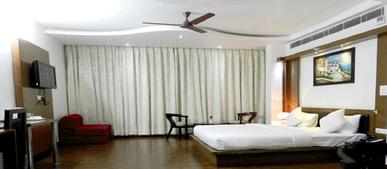 Hotel Parth Inn ガーズィヤーバード エクステリア 写真